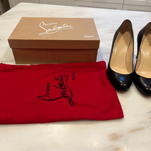 Christian Louboutin 85mm Simple Pump in black. - Picture 5 of 6